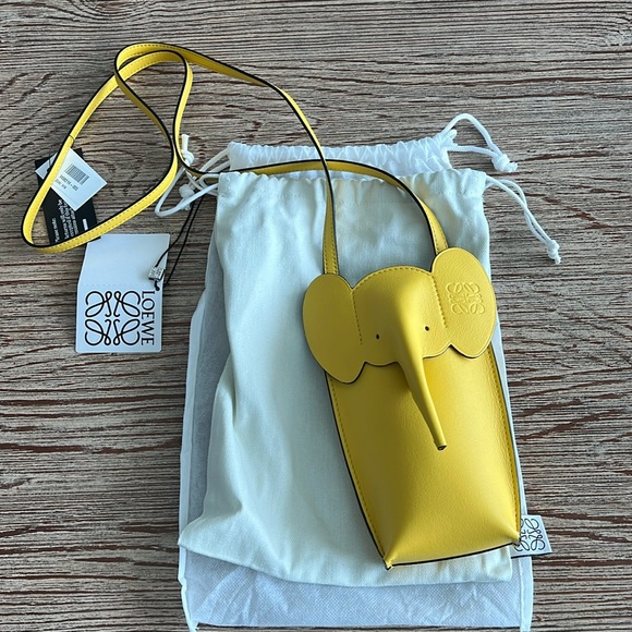 NWT: Loewe Elephant Pocket in leather with shoulder in yellow - Picture 1 of 7